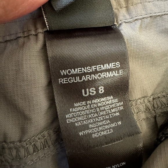 THE NORTH FACE Outdoor Utility Shorts w Drawstring / Stow Pocket in Gray - Picture 7 of 10